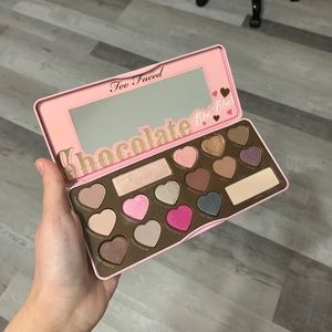 Too faced Chocolate bon bon eyeshadow palette